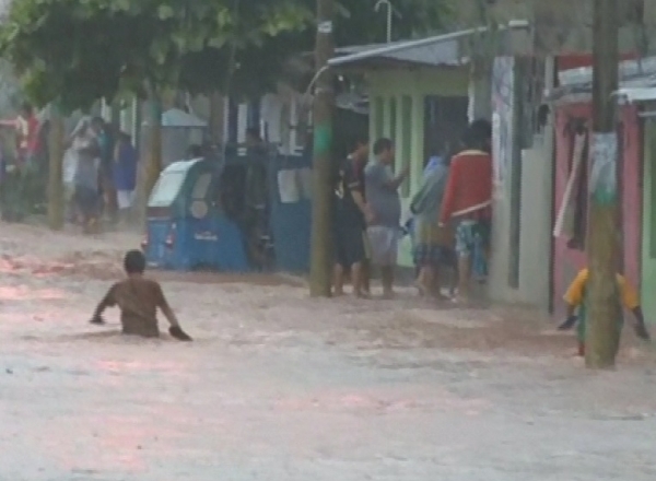 Ploile torentiale au facut prapad in America Latina. In Argentina, doua persoane au murit din cauza apelor, iar mii de oameni au fost evacuati din mai multe orase.