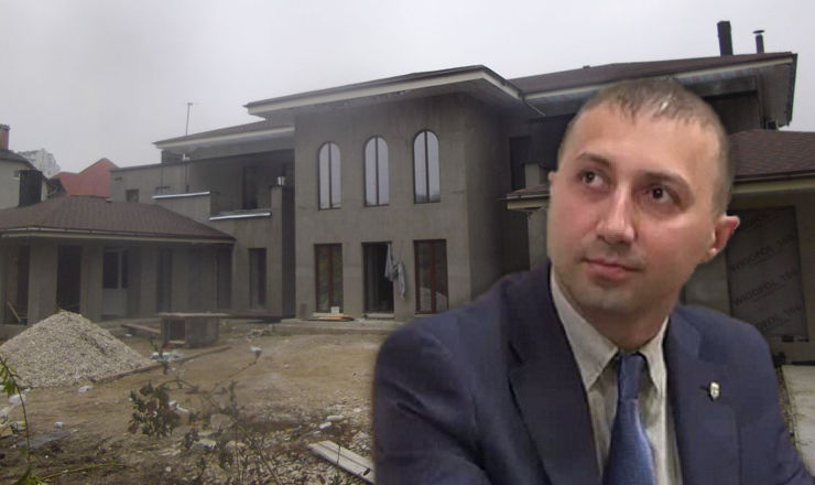 Cum comentează Gamrețchi subiectul casei sale de lux. Foto: Colaj Point