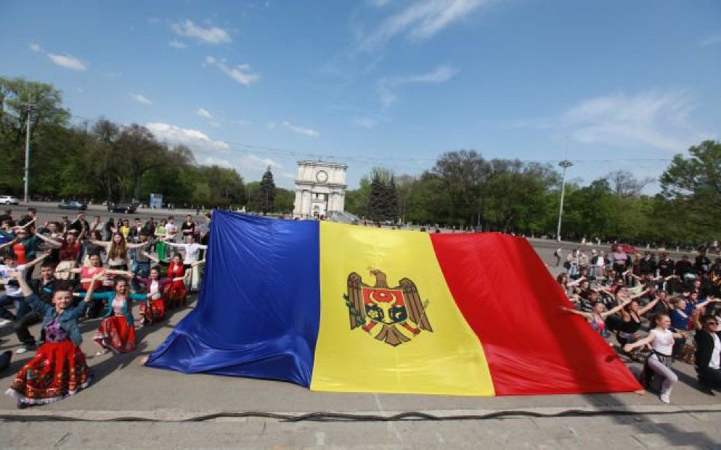 Tricolorul, omagiat în toate instituțiile de învățământ din țară. 