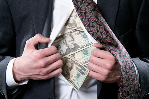 A venit rândul oligarhilor ruși să ofteze adânc când își aruncă privirile pe extrasele de cont.