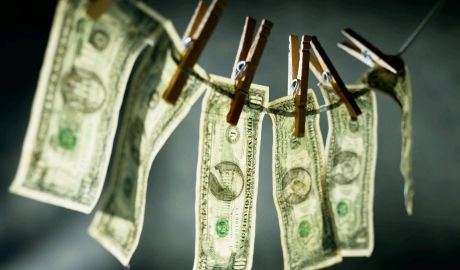 În RM sunt pedepsiţi cei care comit infracţiuni minore, nu autorii atacurilor raider şi a schemelor de spălare a banilor. Foto: shutterstock.com
