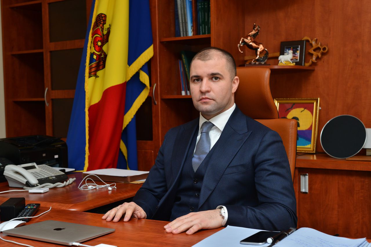 Soţia ministrului Justiţiei este unul dintre fondatorii unei companii aeriene. Foto: tribuna.md