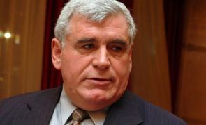 Un opozant al liderului sârb Slobodan Milosevic a fost împușcat.