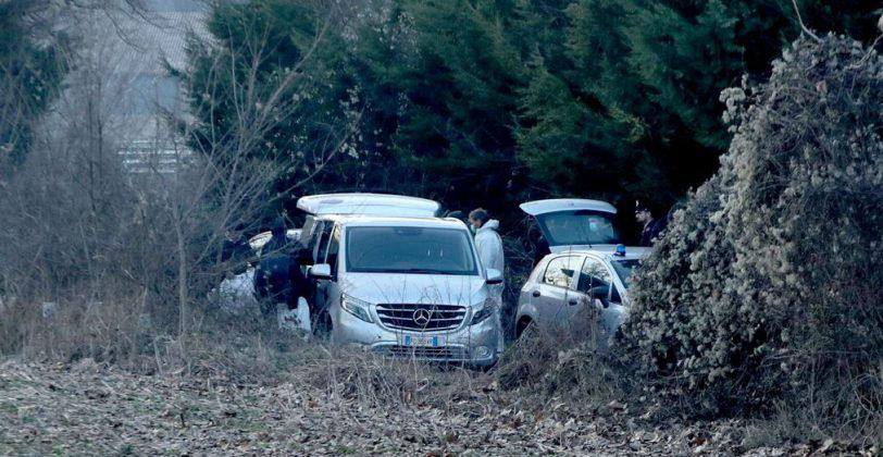 В Италии молдаванин убил бывшую девушку и спрятал мешок с телом в кустах.