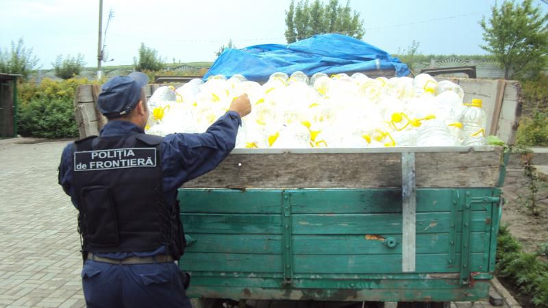 Tone de alcool, depistate la frontiera cu Ucraina. Foto: oficial.md