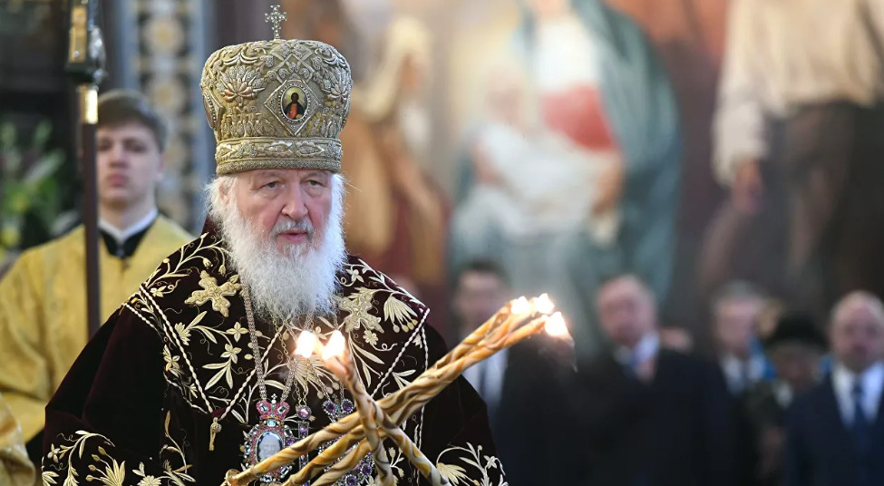 Патриарх Кирилл назвал зловредными верующих, игнорирующих санитарные нормы.