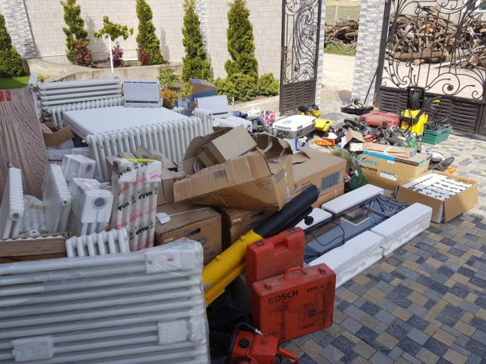 Un locuitor al Capitalei a rămas fără mărfuri în valoare de un milion de lei. Foto: politiacapitalei.md