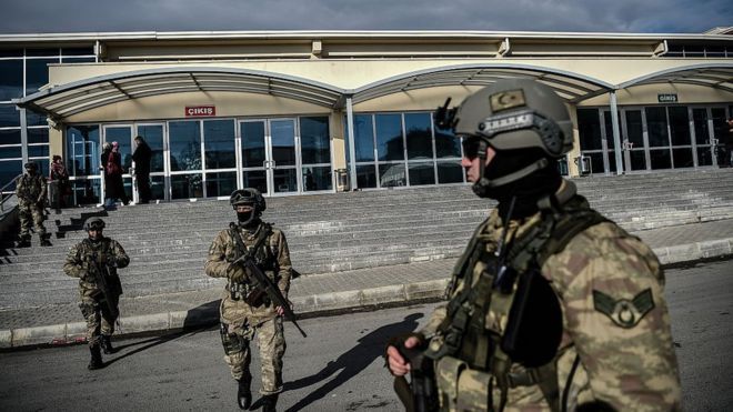 В Турции на три месяца продлили чрезвычайное положение.