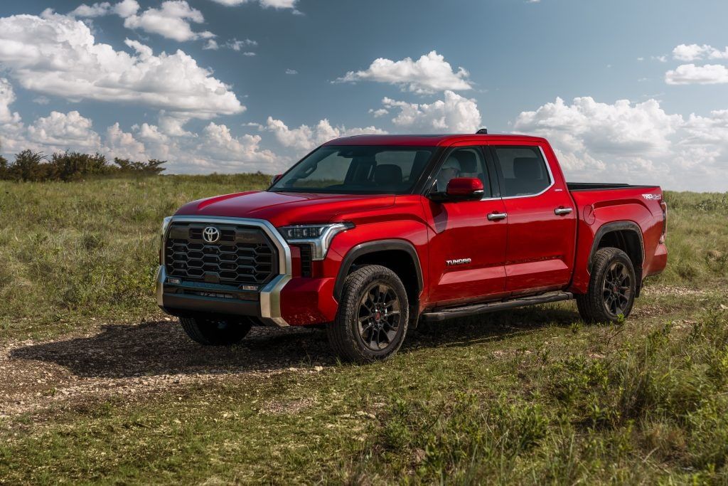 Toyota выпустила пикап Tundra нового поколения.