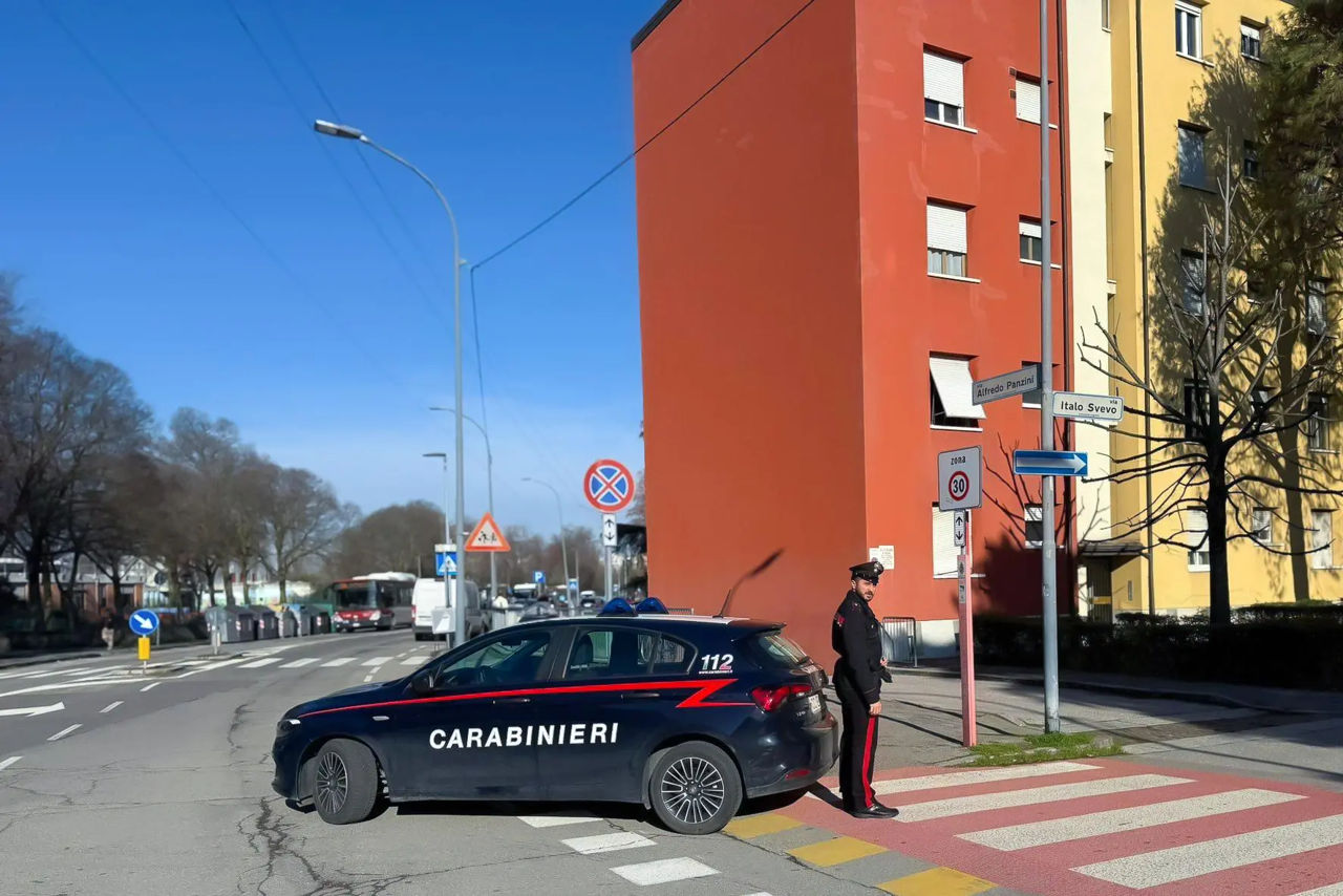 В Италии гражданина Молдовы нашли на улице с изрезанным лицом.