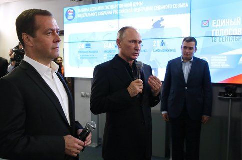 Медведев и Собянин возглавили рейтинг преемников Путина.