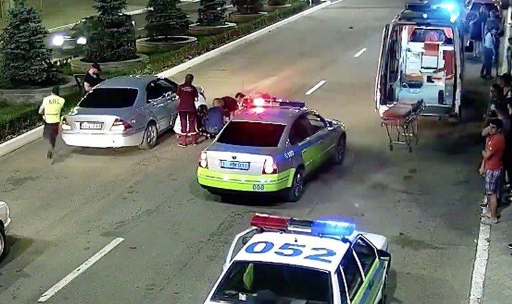 В Тирасполе водитель сбил пешехода, переходившего в неположенном месте.