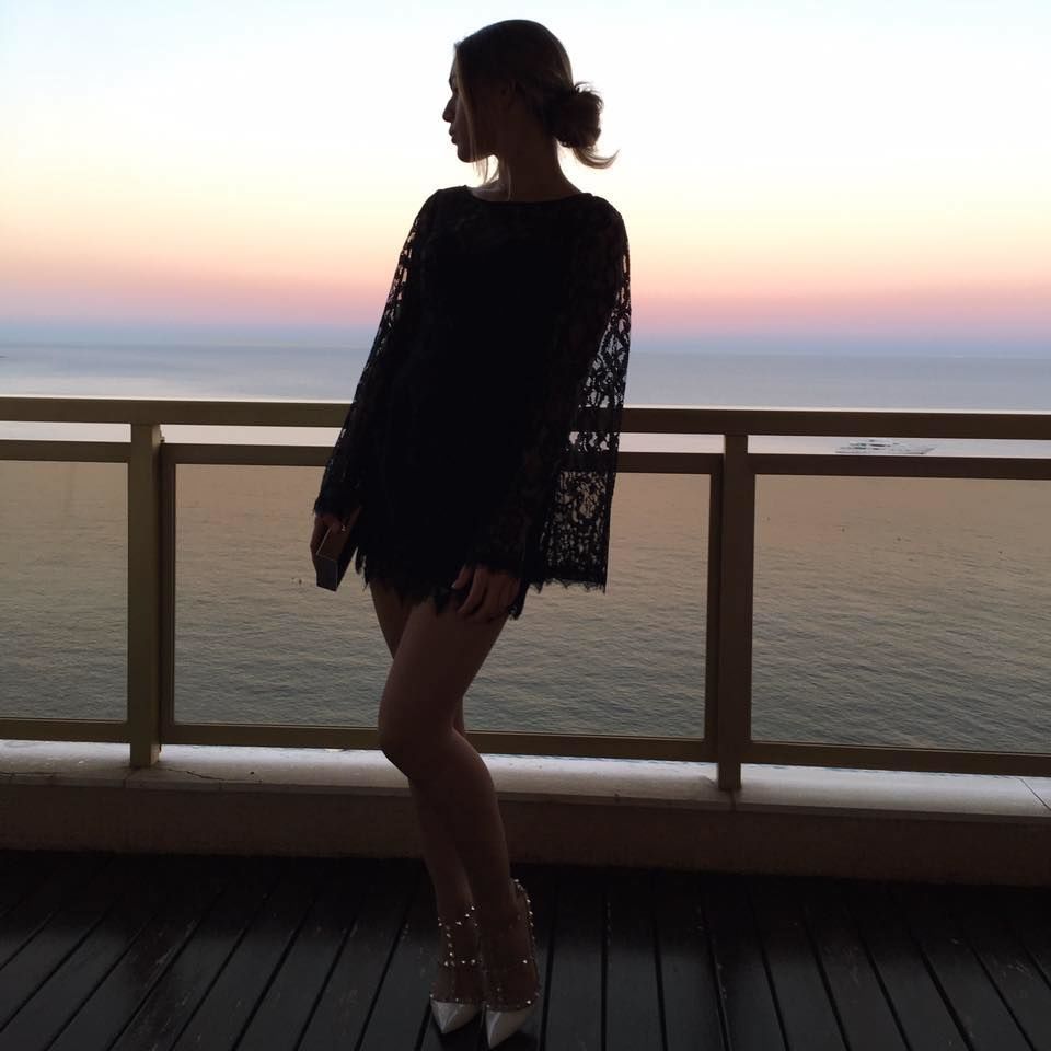 Sophie Ayad locuieşte la Monte Carlo, alături de Ioana.