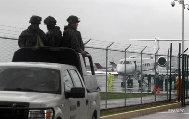 Задержать преступников по горячим следам не удалось, власти продолжают их разыскивать.