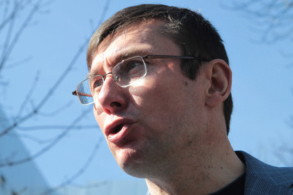 Лидера движения «Третья украинская республика» Юрия Луценко во время посещения Евромайдана в Харькове дважды облили зеленкой. Фото: Григорий Василенко / РИА Новости