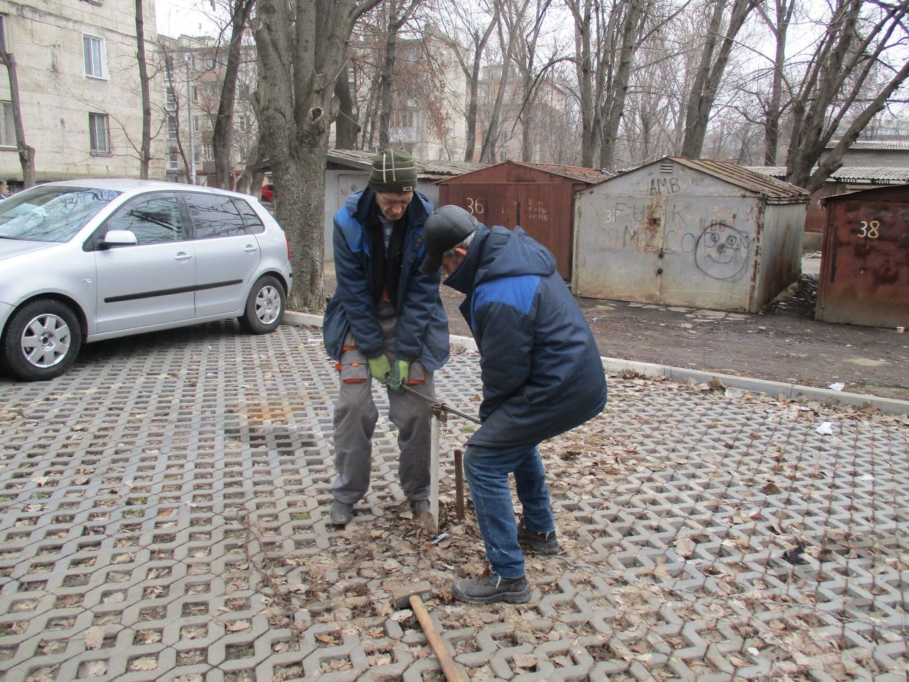 Столичные власти просят не устанавливать несанкционированные ограждения.