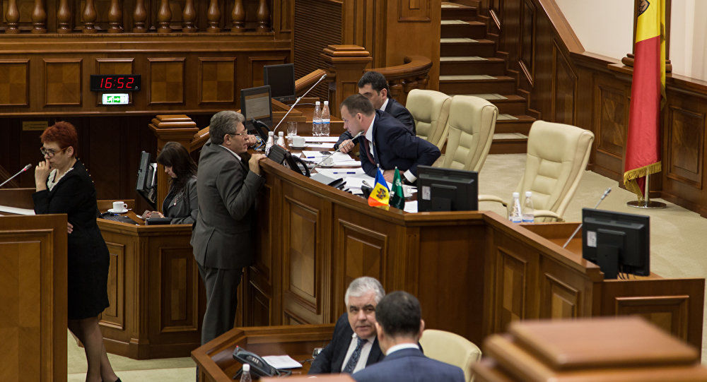 Deputatul socialist a mai spus că face parte şi din alte grupuri de prietenie cu Parlamentele unor state. Foto:  Sputnik/ Мирослав Ротарь