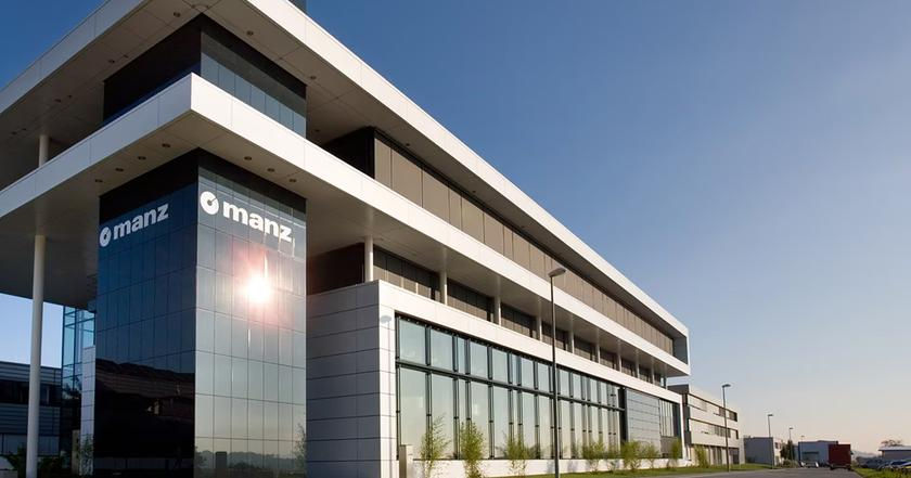 Tesla salvează de la faliment compania germană de inginerie Manz.