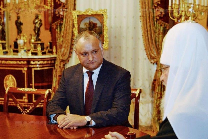 Избранный президент Республики Молдова Игорь Додон направил поздравительное послание Патриарху Московскому и всея Руси Кириллу по случаю его 70-летия.