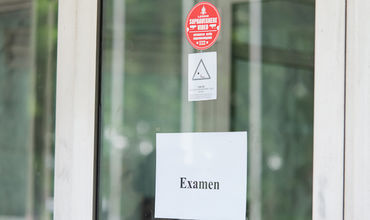 Puși pe glume. Reacțiile absolvenților după sesiunea suplimentară de BAC