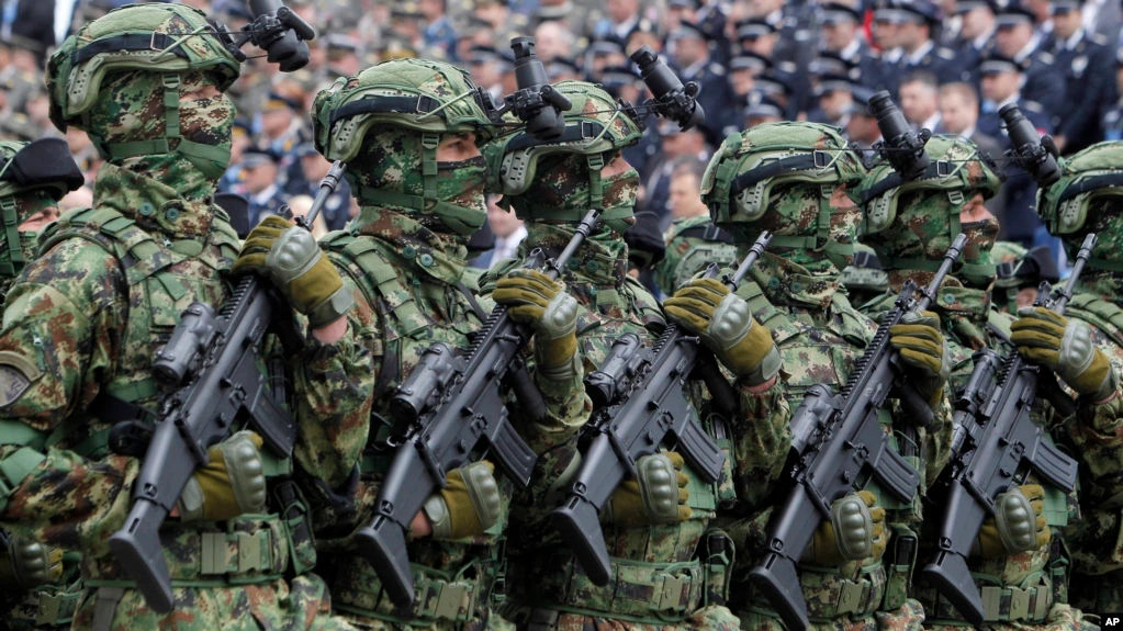 Армия Сербии на границе с Косово приведена в боевую готовность.