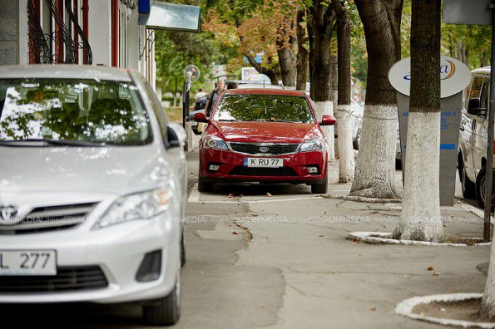 Cât ar fi dispuși șoferii moldoveni să scoată din buzunar pentru o oră de parcare. Foto: unimedia.info
