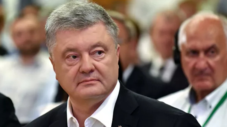Неизвестно, остался ли Порошенко в Испании, однако на Украину он точно не вернулся.