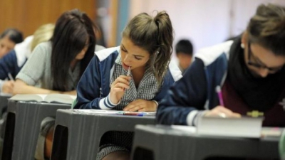 Ministerul Educaţiei înăspreşte regulile de susţinere a examenelor de bacalaureat şi de absolvire a gimnaziilor.