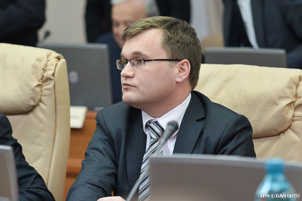 Ион Чебану занимал должность главы Moldsilva в 2013 году.