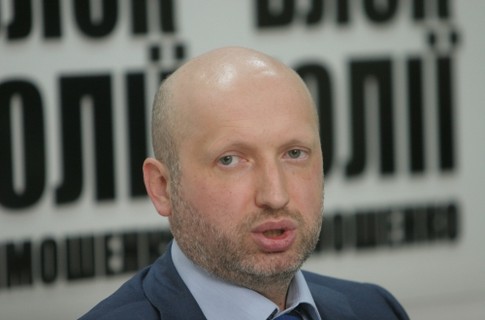 Верховная Рада Украины постановила передать полномочия президента спикеру парламента Александру Турчинову.