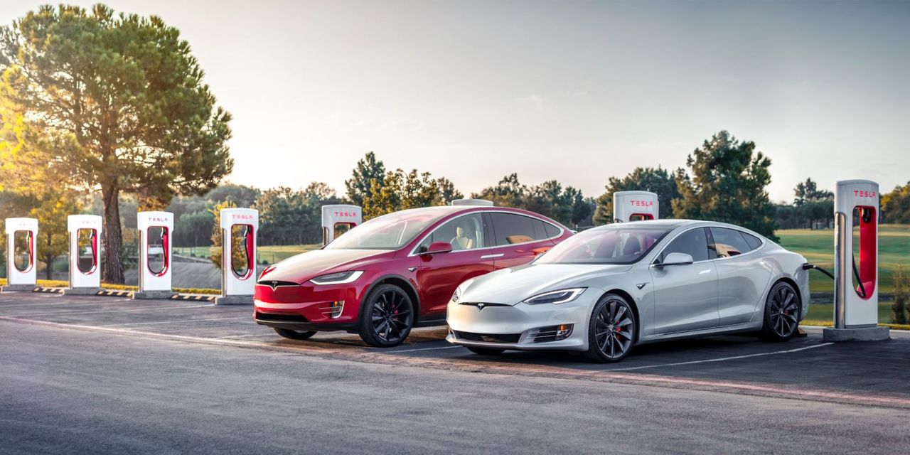 Tesla отзовет 135 000 электромобилей из-за проблем с тачскрином.