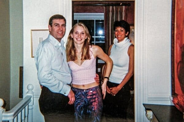 O victimă a lui Jeffrey Epstein l-a acuzat pe un prim-ministru cunoscut de viol.