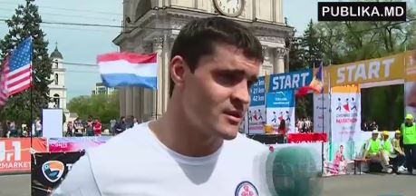Первым молдавским депутатом, пробежавшим 42 км, стал Константин Цуцу.