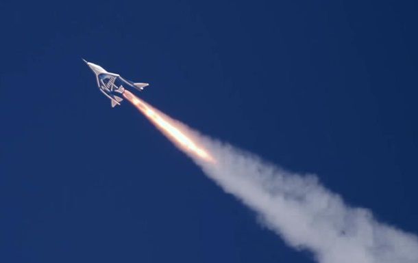 Корабль VSS Unity с двумя пилотами на 31 секунду включил ракетный двигатель. За это время он развил скорость в 1,9 числа Маха.
