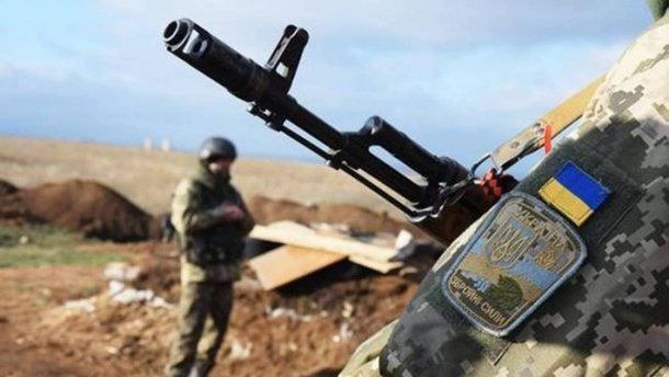 В Киеве назвали размещение военных в Донбассе "идеальным" вариантом.