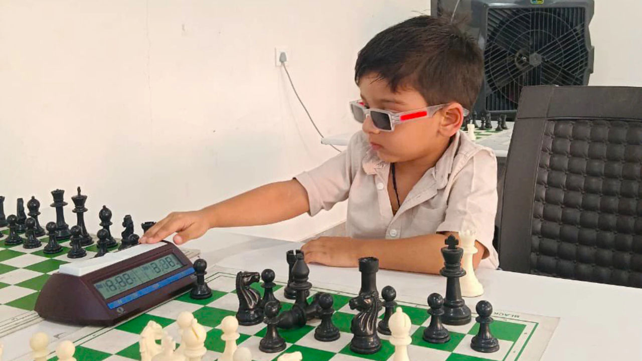 Un indian de trei ani a stabilit un record mondial la șah.