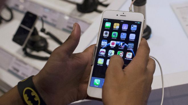 Apple подтвердила, что программное обеспечение айфонов проверяет, были ли ремонтные работы авторизованы.