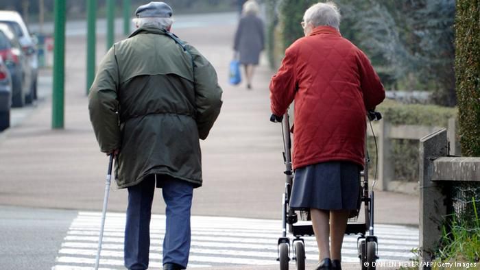 Pensiile stabilite în 2001-2008 vor crește cu 5-30% ca urmare a valorizării. Foto: dw.com