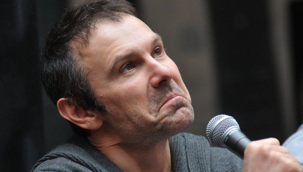 Лидер группы "Океан Эльзы" Святослав Вакарчук назвал три основные проблемы, которые "съедают" Украину изнутри.