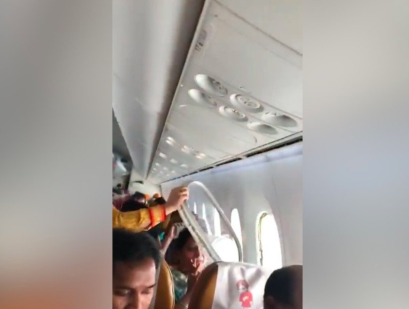 Три пассажира пострадали на борту самолёта Air India рейса Амритсар — Нью-Дели.