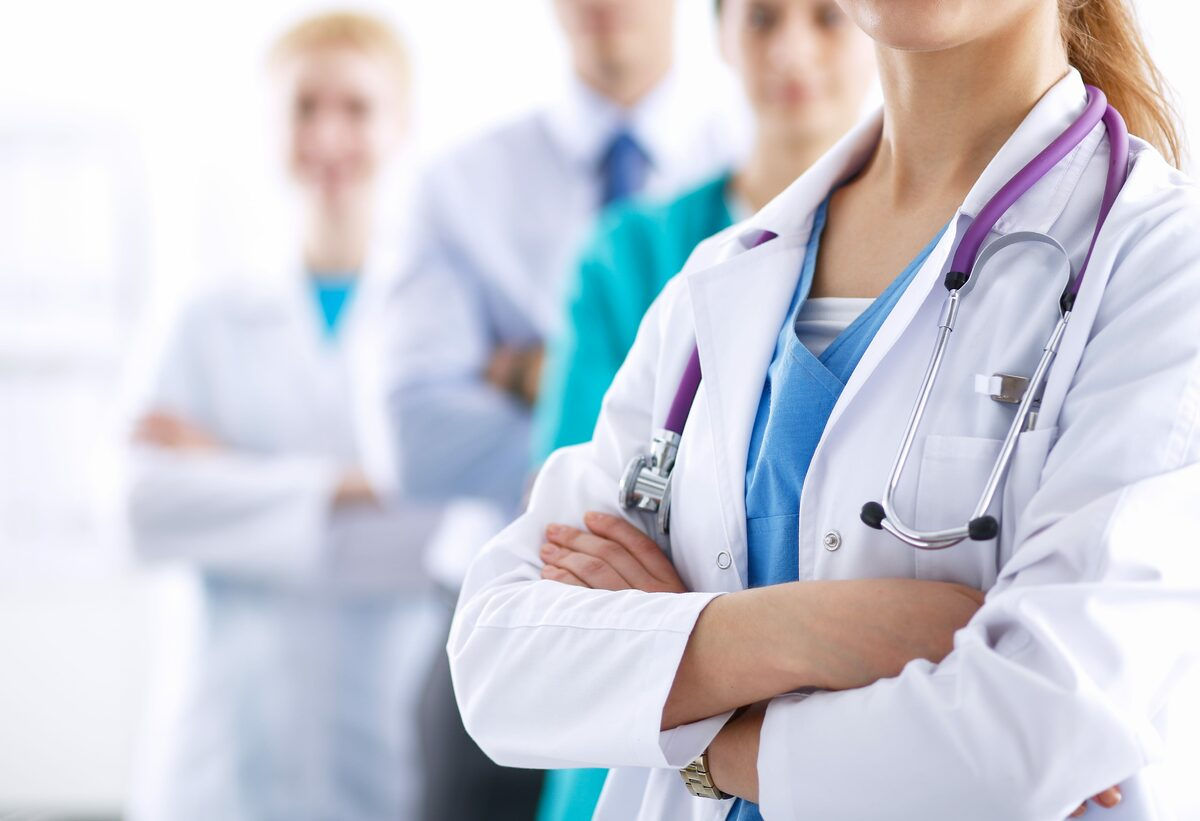 Indemnizația pentru tinerii medici care aleg să lucreze în mediul rural va crește la 250.000 de lei.