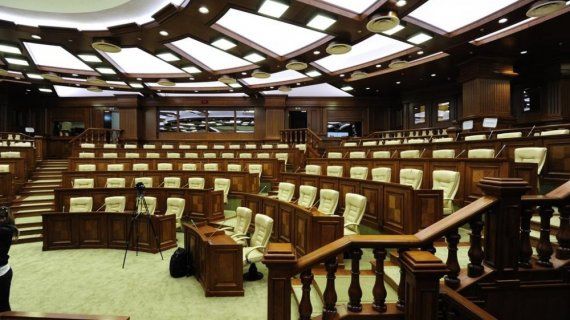На экстренное заседание парламента, созванное Партией социалистов, кроме депутатов фракции ПСРМ никто не пришел.