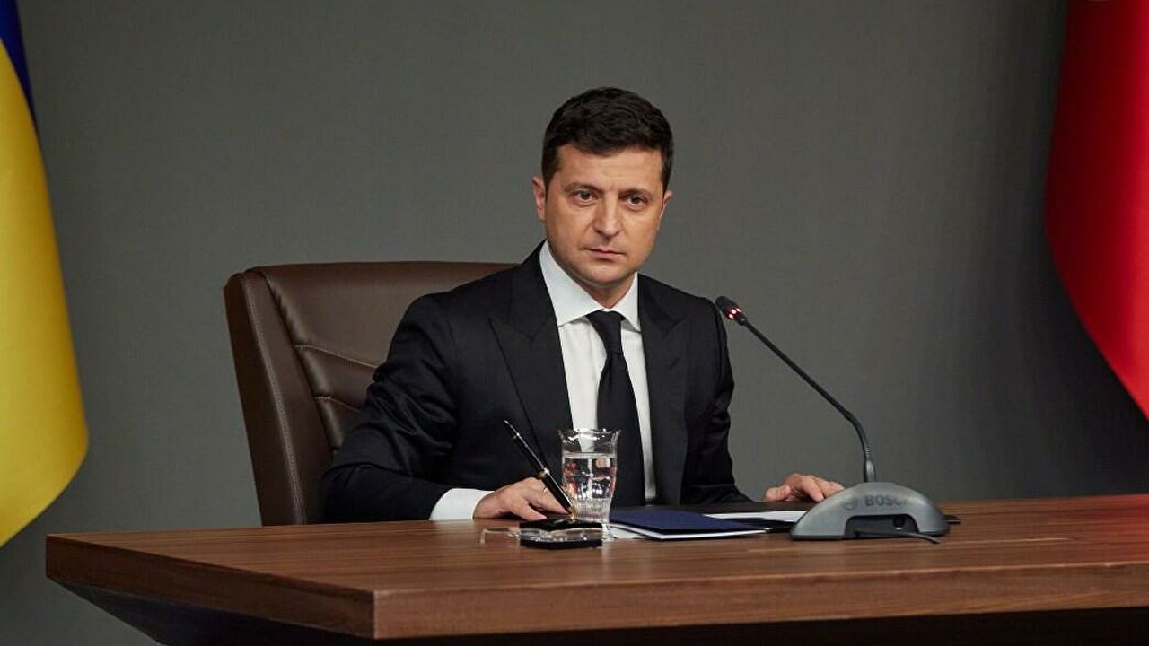 Зеленский пригрозил распустить Раду.