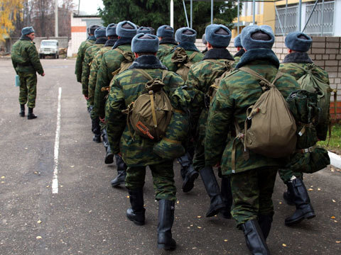 Предполагается, что служить они будут на Крымском полуострове до конца 2016 года.    Фото: russianarmya.ru