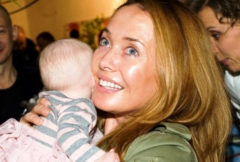 Fanii o compătimesc pe Janna Friske, care a fost diagnosticată cu tumoare pe creier.