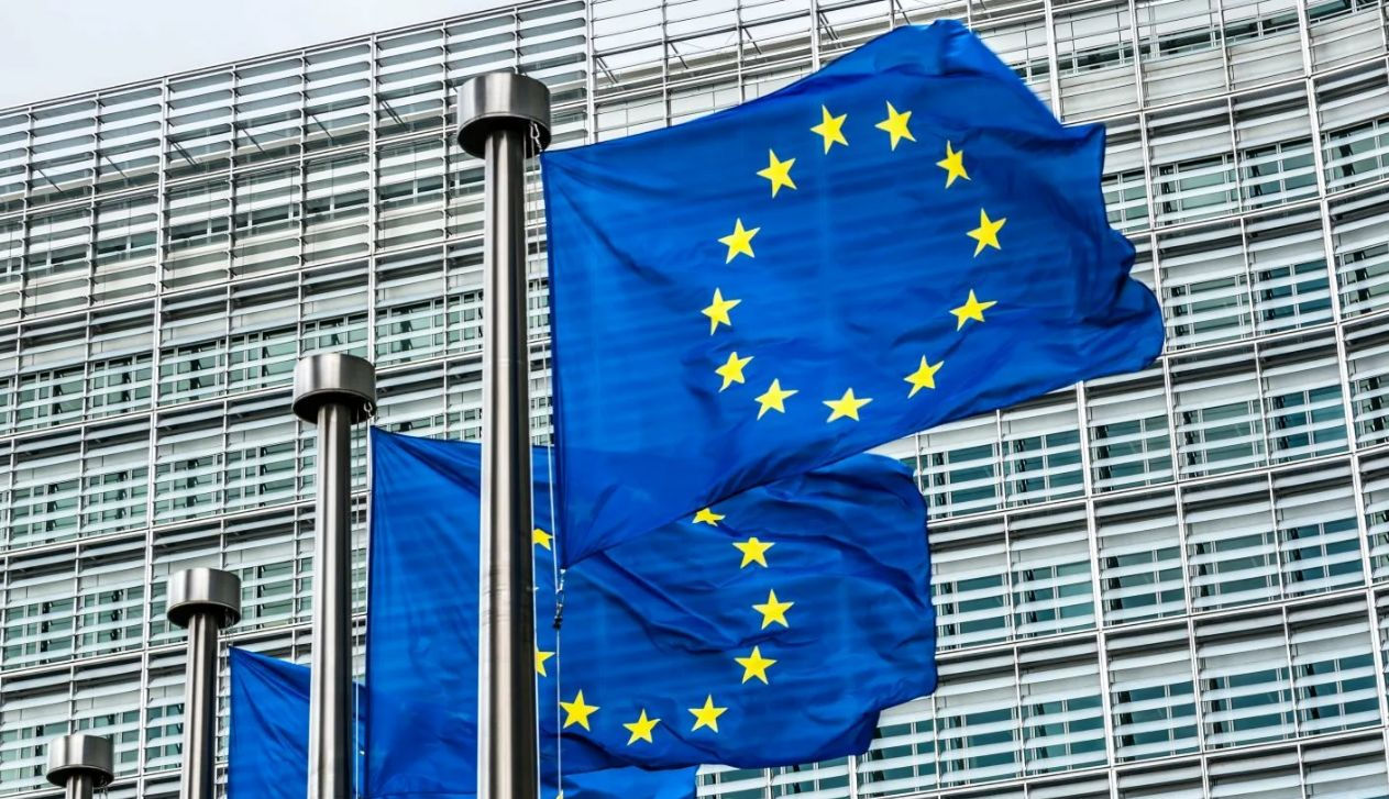 Инфляция в еврозоне упала в июне до 5,5%.