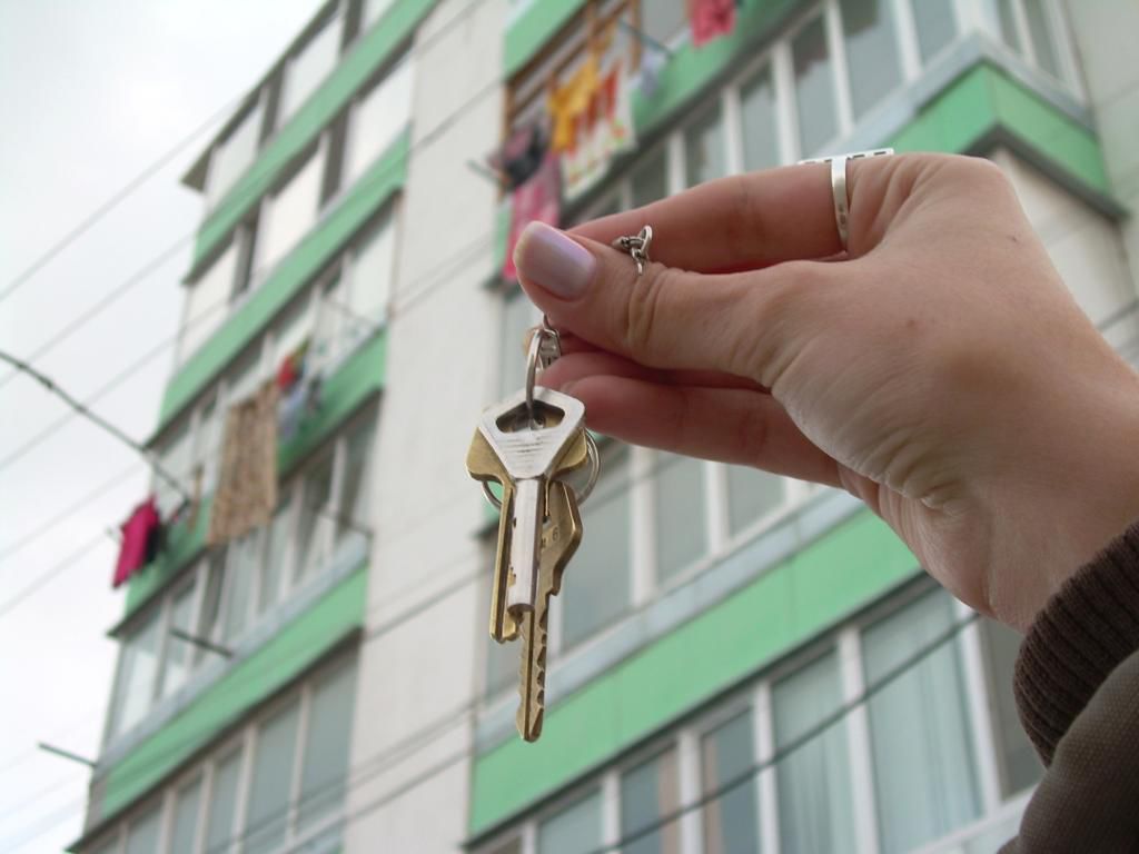 Experţii imobiliari prognozează pentru acest an o uşoară scădere a preţurilor pentru locuinţe.