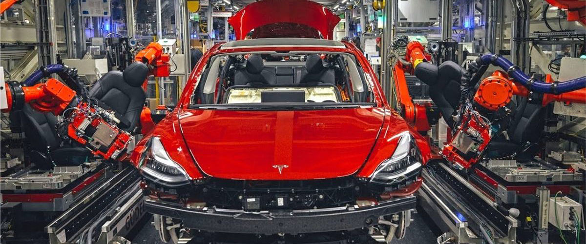 Tesla вышла на рекордные объемы производства — 120 тыс. машин в месяц.