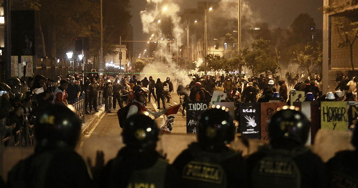 Autoritățile din Peru declară stare de urgență la Lima pe fondul protestelor.