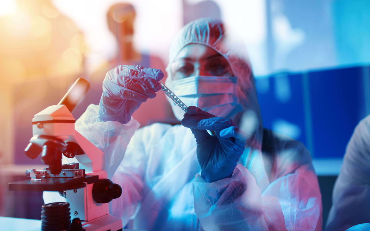 Компания BioNTech выпустит на рынок первые вакцины от рака в 2026 году.